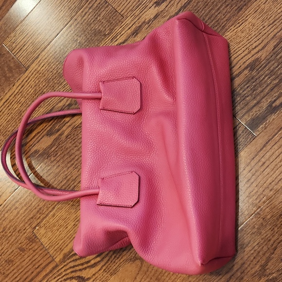 Red leather Burberry purse - Picture 6 of 12